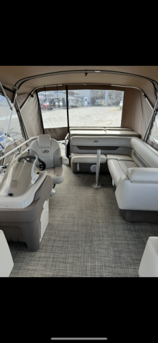 PONTON PRINCECRAFT VECTRA 21 pieds 60 HP 10 PLACES